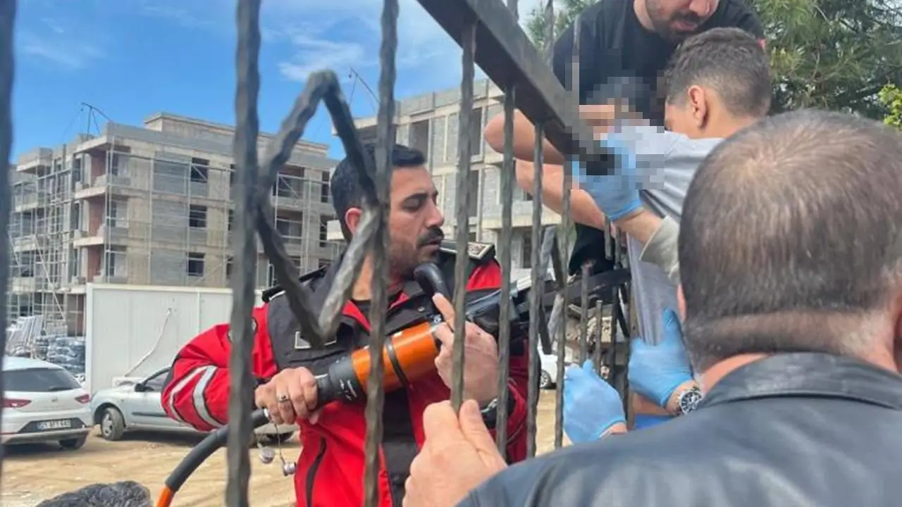 Diyarbakır’da Okul Bahçesinde Can Pazarı: Talihsiz Öğrencinin Koluna Demir Korkuluk Saplandı!