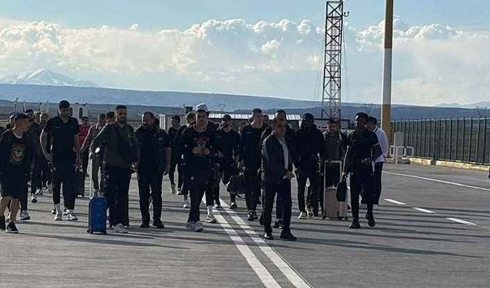 Süper Lig Yolunda Dev Çıkartma: Amedspor Şampiyonluk Uçağıyla Iğdır’a İndi!