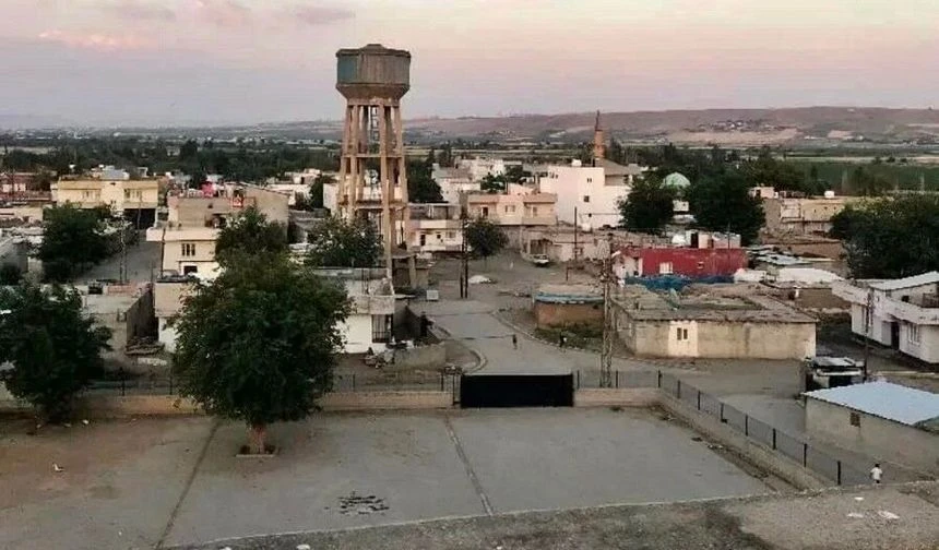 Bismil’de "Sahte Görevli" Dehşeti: Muhtara Evinde Kurşun Yağdı!