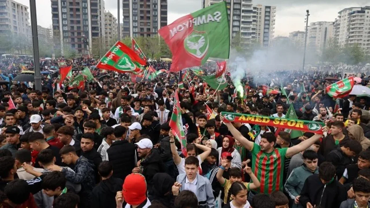 Şampiyon Amedspor Kupasına Kavuşuyor: Diyarbakır Tarihi Bir Güne Hazırlanıyor!