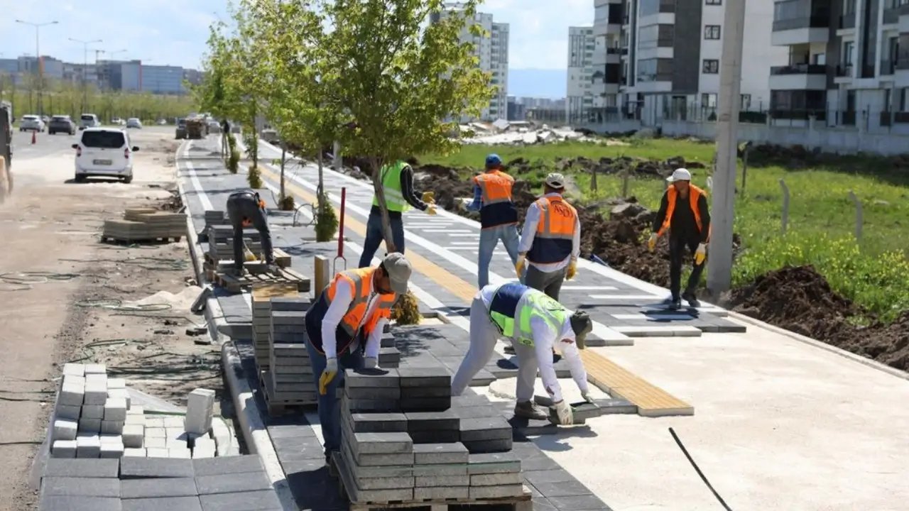 Diyarbakır’ın Trafik Yükünü Sırtlayan Caddeye "Akıllı ve Yeşil" Makyaj!