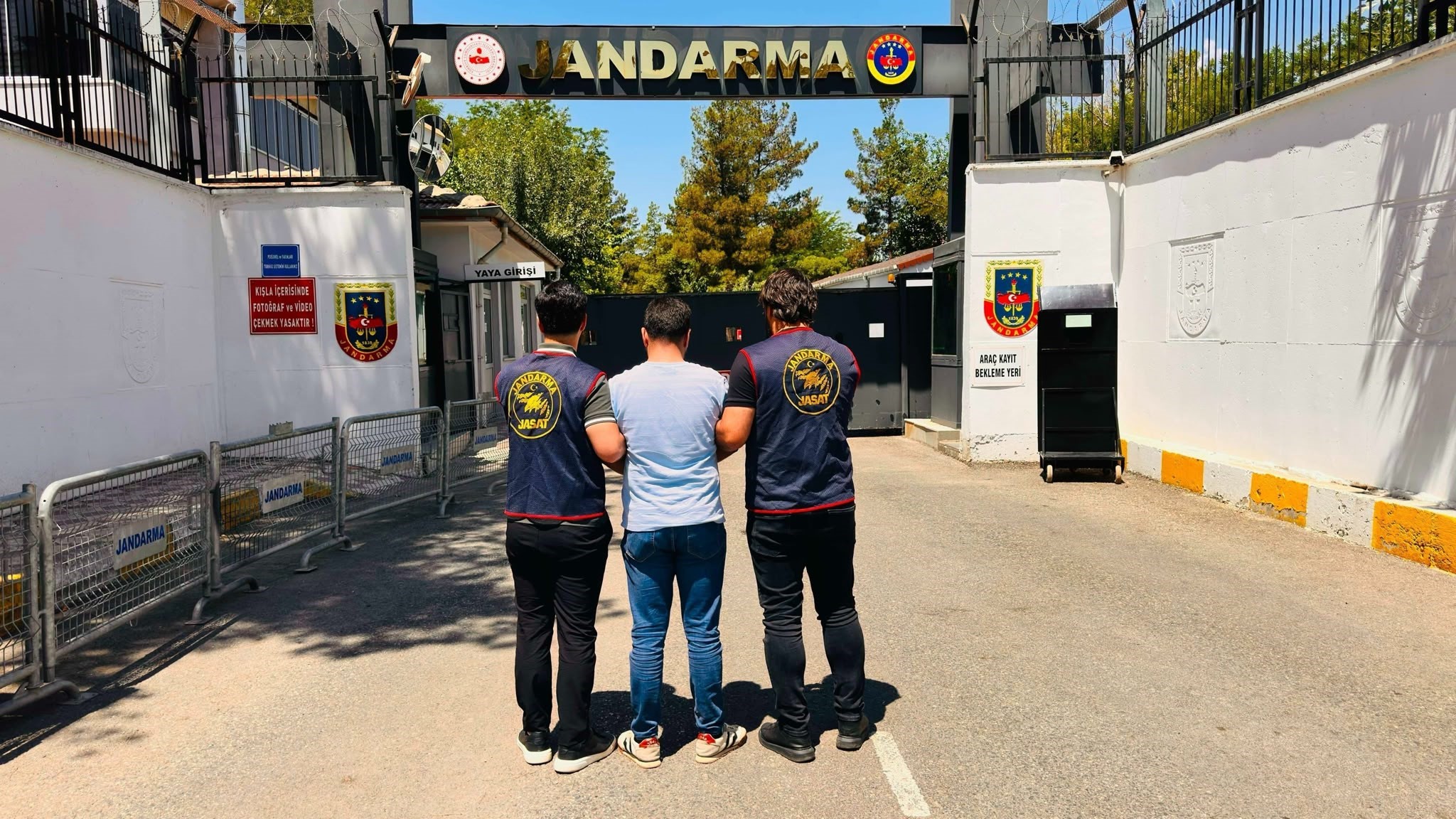 Diyarbakır’da JASAT’tan Dev Firari Operasyonu: Ağır Suçlardan Aranan 143 Kişi Yakalandı