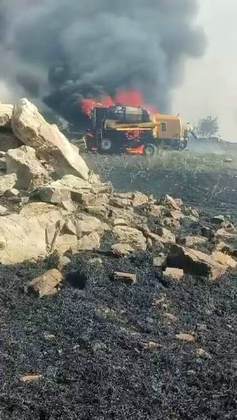 Lice’de Alevlere Teslim Olan Biçerdöver Kullanılamaz Hale Geldi