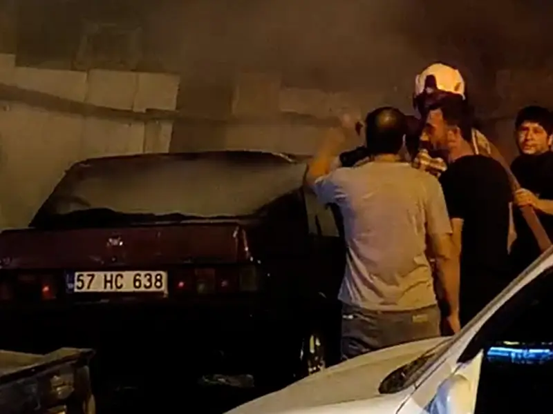 Sekizinci Ana Jet Üssü Yakınında Gece Yarısı Alevli Seferberlik: Park Halindeki Araç Küle Döndü!